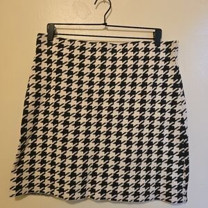 Black and White Houndstooth Skirt